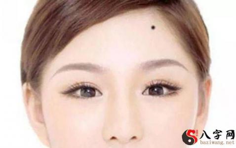 女士面部长痣是好是坏,看了一清二楚!
