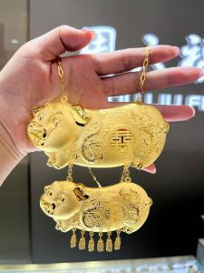 属猪适合戴什么招财运的东西 属猪的车上放什么招财是什么意思?